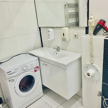 Aparthotel White *