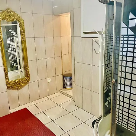 Aparthotel White *