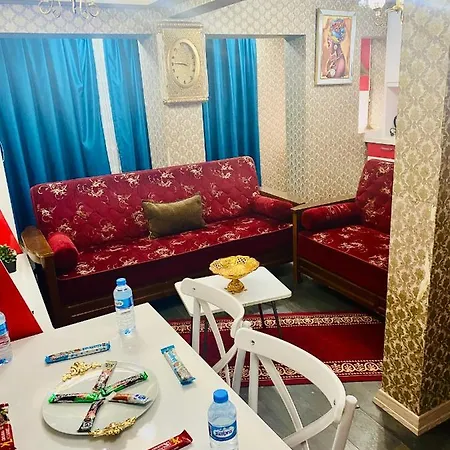 White Aparthotel *