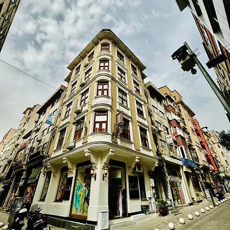 Aparthotel White *