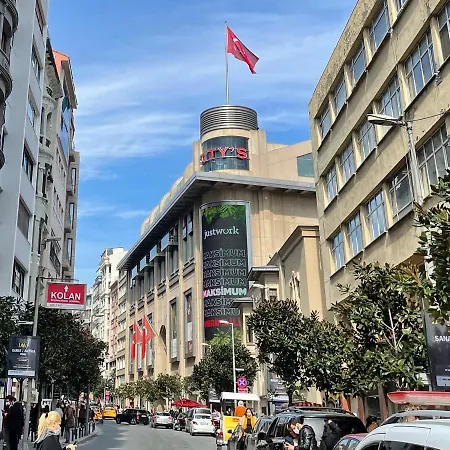 White 伊斯坦布尔