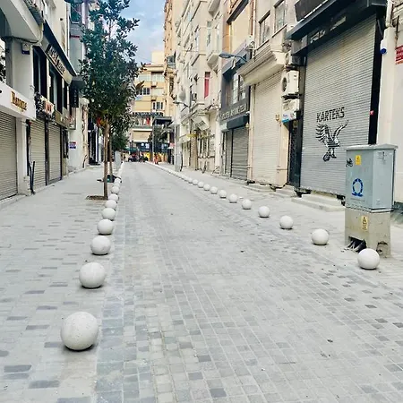 White 公寓式酒店