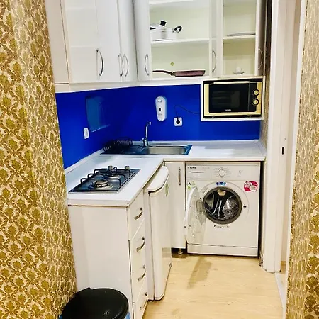 公寓式酒店 White 4*