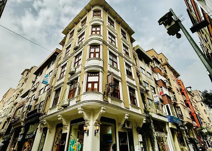 아파트호텔 White 4*