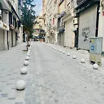 White Apartmanhotel