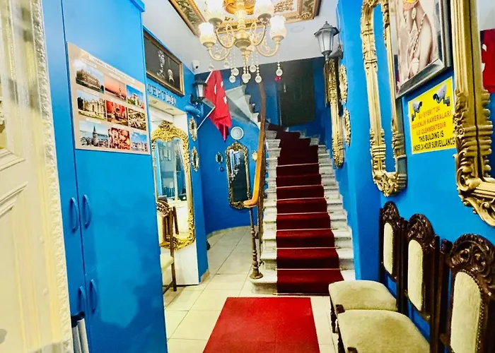 White Ξενοδοχείο με διαμερίσματα 4*